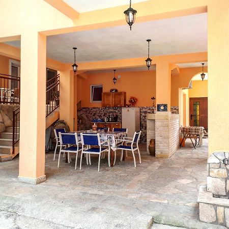 Apartments Vitic Sutomore Luaran gambar